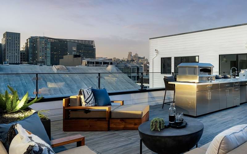 Rooftop al fresco and lounge space 